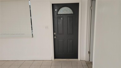 5845 Arthur St in Hollywood, FL - Building Photo - Building Photo