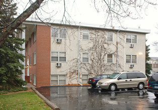 76 Wyoming St E in St. Paul, MN - Building Photo - Building Photo