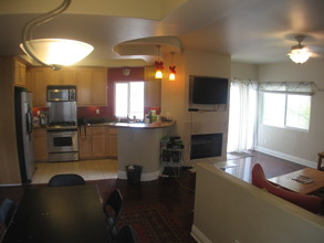 5938 Riley St in San Diego, CA - Foto de edificio - Building Photo
