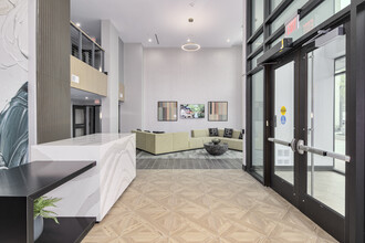 The Main on University in Fairfax, VA - Foto de edificio - Lobby