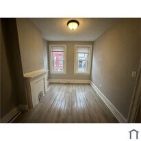 1226 W Firth St in Philadelphia, PA - Building Photo