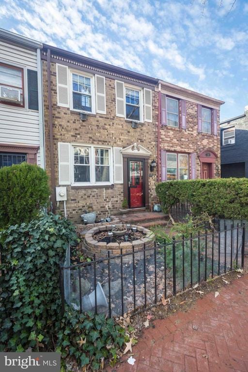 730 6th St NE in Washington, DC - Foto de edificio - Building Photo