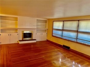 45 Wildwood Dr in Cranston, RI - Building Photo - Building Photo
