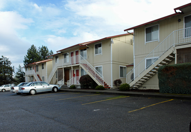 North Pine Place in Roseburg, OR - Foto de edificio - Building Photo