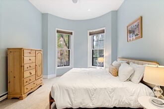 8 Greenwich Park, Unit 2 in Boston, MA - Building Photo - Building Photo