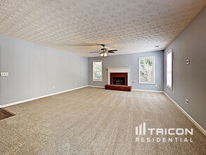 648 Stonecrest Dr in Loganville, GA - Building Photo - Building Photo