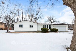 5300 81st Ave N, Unit 423 in Minneapolis, MN - Building Photo