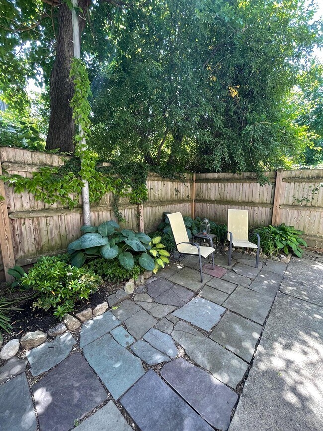 11 Belmont Sq, Unit 1 in Somerville, MA - Building Photo - Building Photo