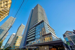 125-2125 Redpath Ave