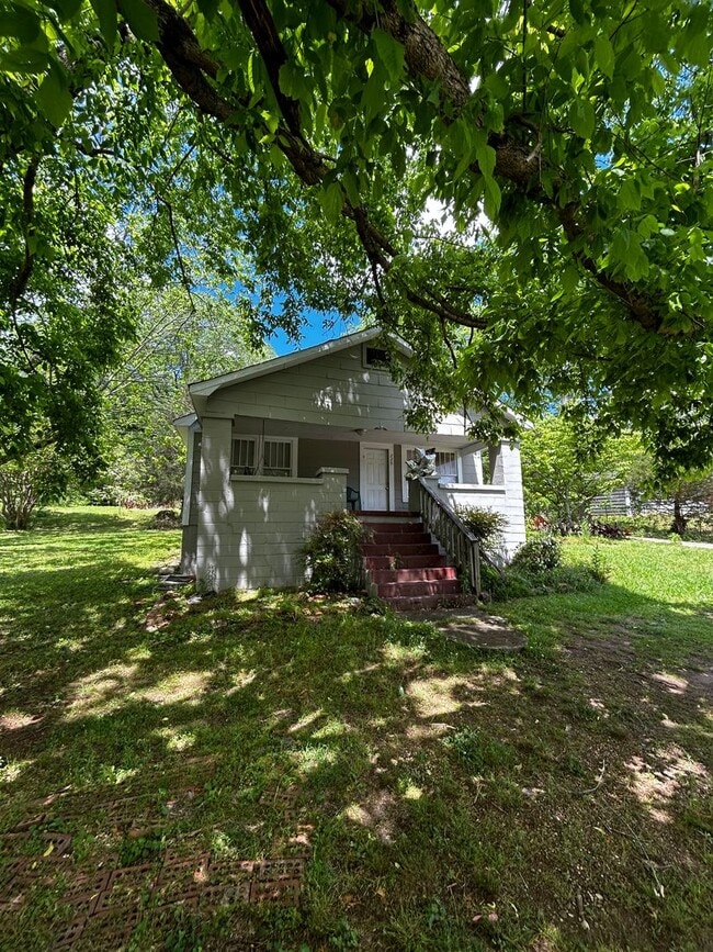 property at 229 E 54th St