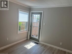 103 Dover Rd in Welland, ON - Building Photo - Building Photo