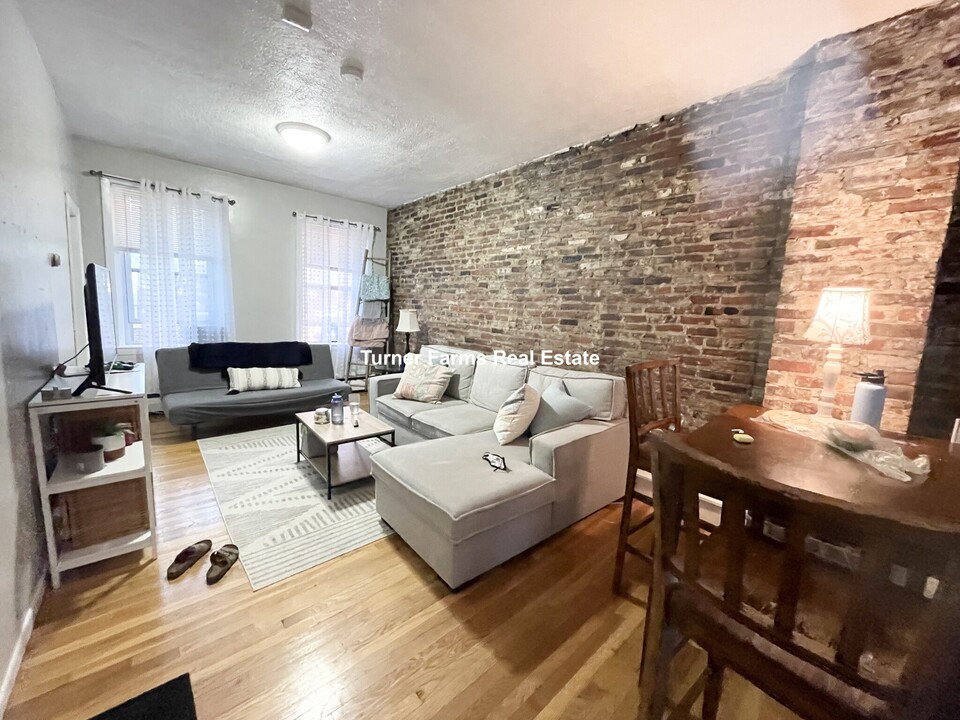 15A Garden St, Unit 3 in Boston, MA - Building Photo