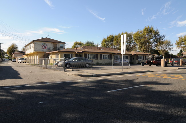 11660 Garden Grove Blvd in Garden Grove, CA - Building Photo - Building Photo