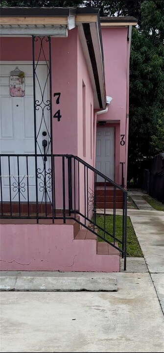 74 E 17th St in Hialeah, FL - Building Photo