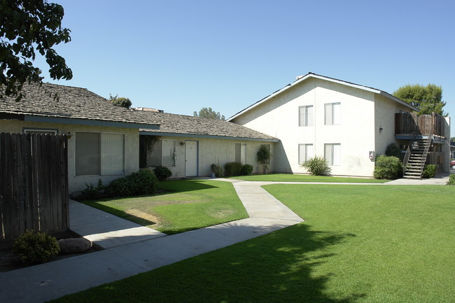 2512 Ashe Rd in Bakersfield, CA - Building Photo - Building Photo