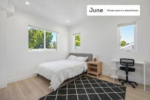 Room in Shared 4 bed/3 bath home in Los Angeles, CA - Building Photo