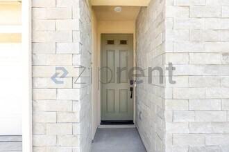 5824 Highport Dr in Sacramento, CA - Building Photo - Building Photo