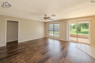1118 Crescent Ln in Wichita Falls, TX - Foto de edificio - Building Photo