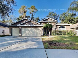 1922 Raven Manor Dr in Dover, FL - Building Photo