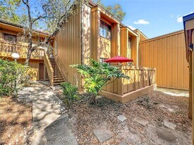 233 Crown Oaks Way in Longwood, FL - Building Photo