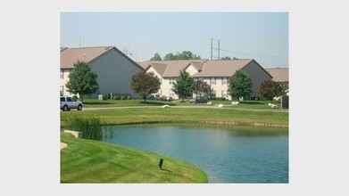 Vistas at Wedgewood in Powell, OH - Foto de edificio - Building Photo