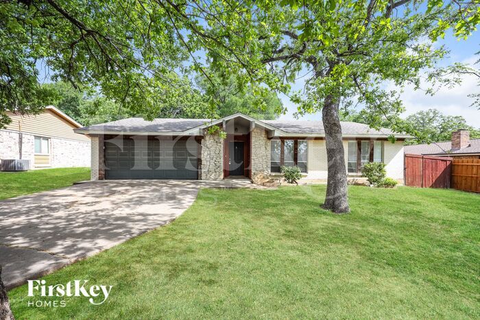 3421 Anmar Ct in Forest Hill, TX - Foto de edificio
