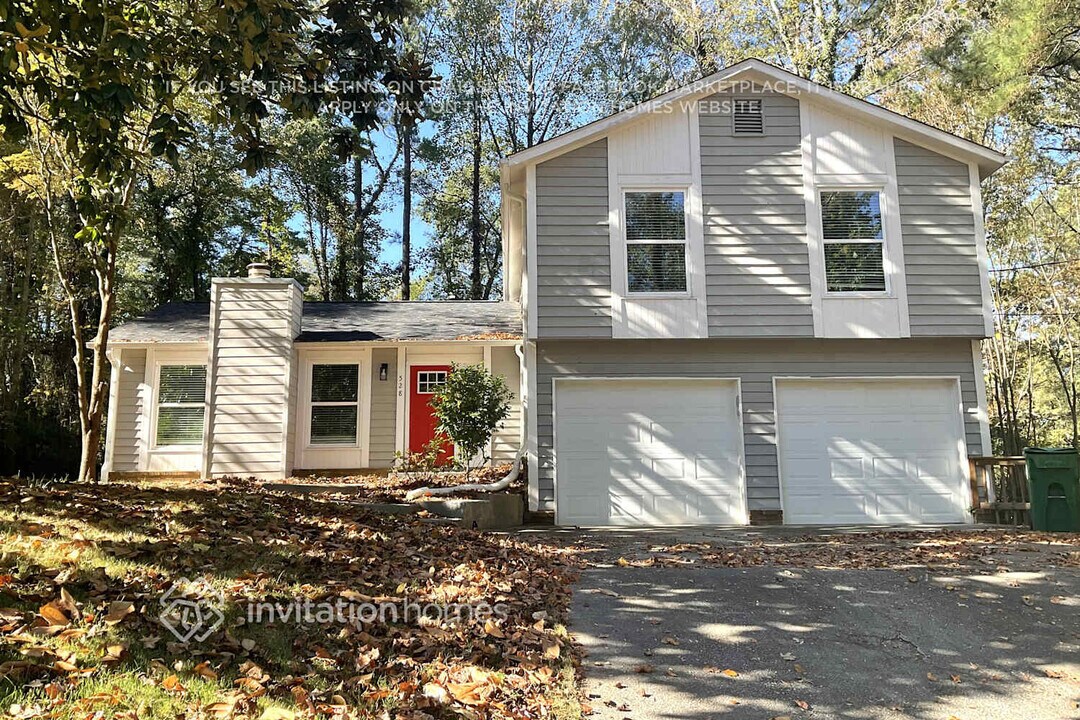 528 Rockborough Terrace in Stone Mountain, GA - Building Photo