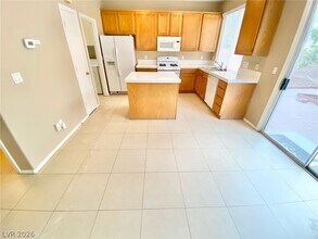313 Autumn Palace Ct in Las Vegas, NV - Building Photo - Building Photo