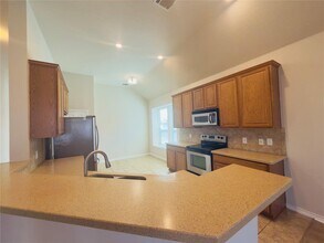 3932 Links Ln in Round Rock, TX - Foto de edificio - Building Photo