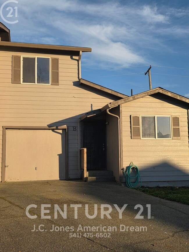 property at 1043 Rainwood Ln