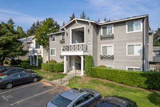 Brio Condominiums in Lynnwood, WA - Building Photo - Primary Photo