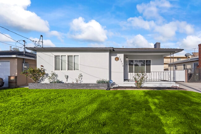 property at 12938 Jefferson Ave