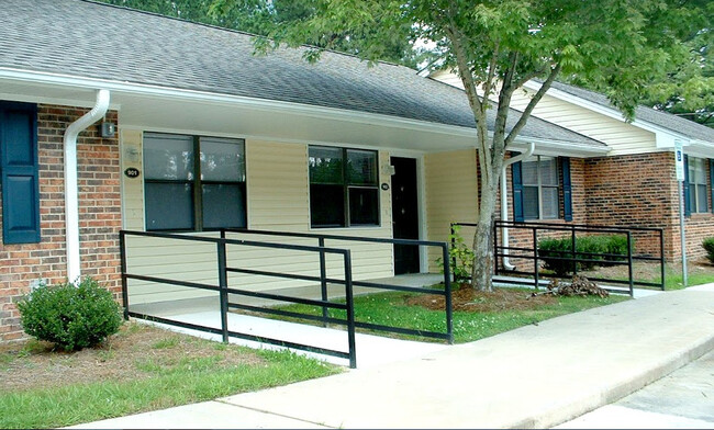 Driftwood in Creedmoor, NC - Foto de edificio - Building Photo