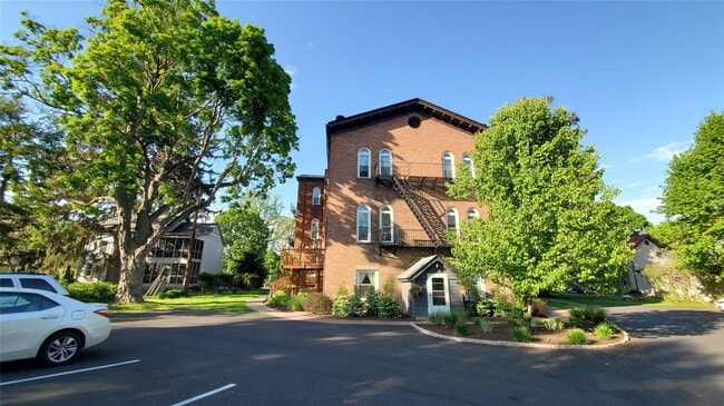 property at 21 Idlewild Ave