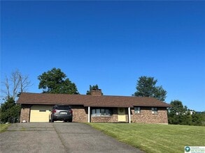 6587 Sullivan Trail in Wind Gap, PA - Building Photo - Building Photo