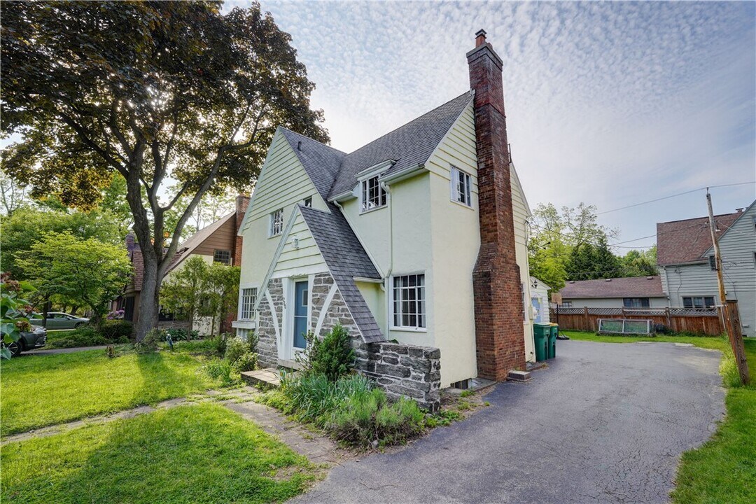 266 Avalon Dr in Rochester, NY - Building Photo