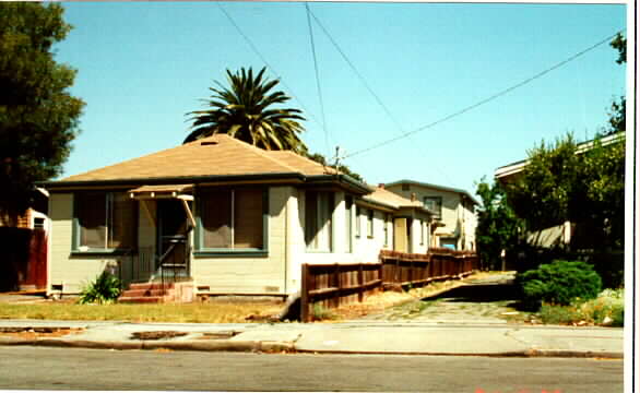 431 Lincoln Ave in Redwood City, CA - Foto de edificio - Building Photo