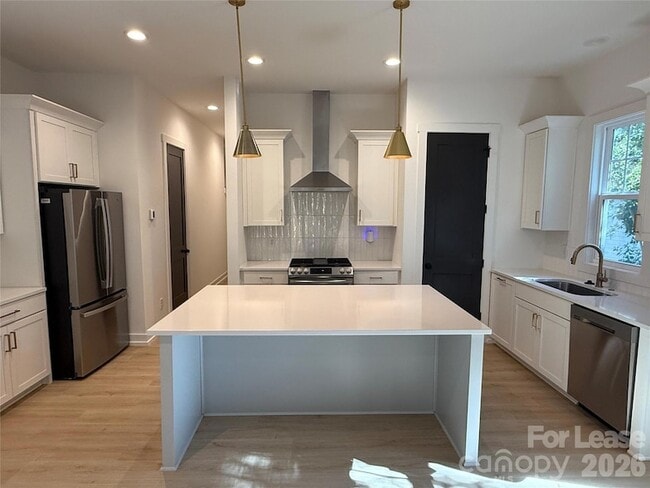 612 Ambassador St in Charlotte, NC - Foto de edificio - Building Photo