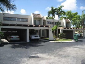 6512 Kendale Lakes Dr in Miami, FL - Building Photo