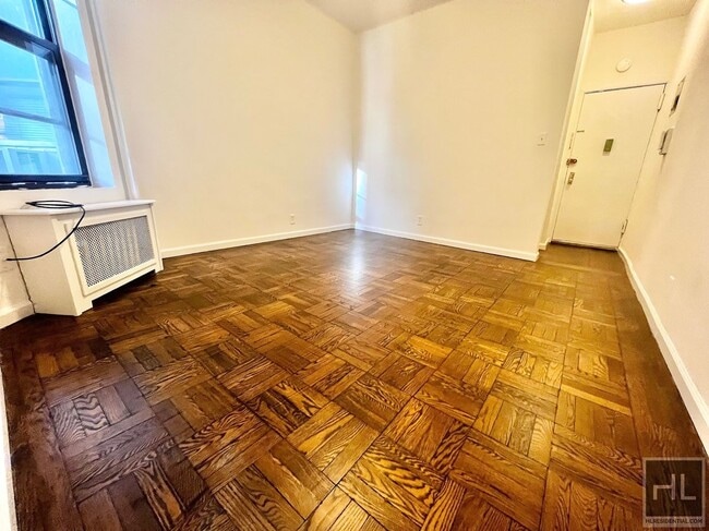 EAST 88 STREET in New York, NY - Building Photo - Building Photo