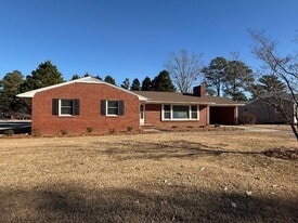 4022 E Horne Ave in Farmville, NC - Building Photo