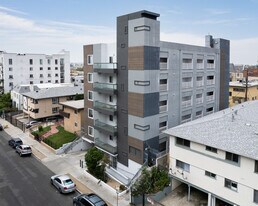 709 South Manhattan Place in Los Angeles, CA - Building Photo