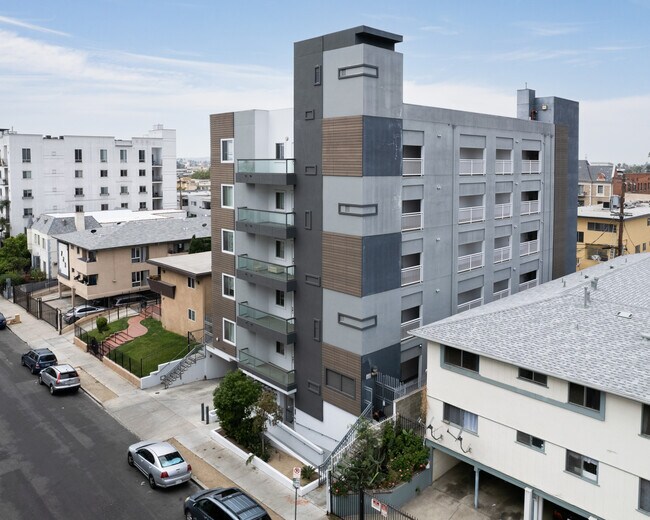 709 South Manhattan Place