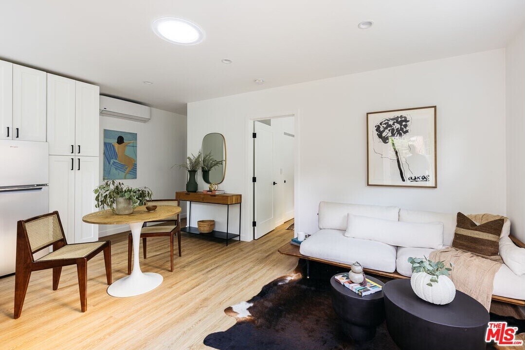 926 Robinson St in Los Angeles, CA - Foto de edificio