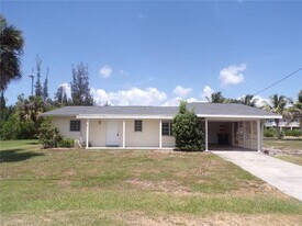 421 Orchid Dr in Punta Gorda, FL - Building Photo