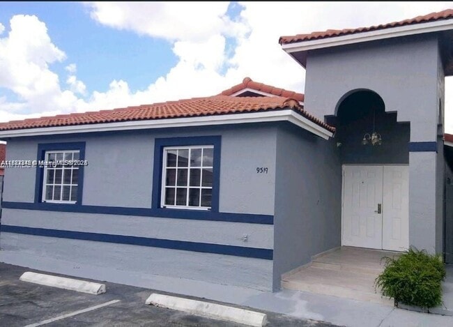 9319 NW 121st St in Hialeah, FL - Building Photo - Building Photo