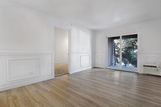 Crestwood Cove in Salt Lake City, UT - Foto de edificio - Building Photo