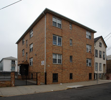 116 Tichenor St Apartments