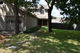 2804 Jadewood Ct in Austin, TX - Building Photo