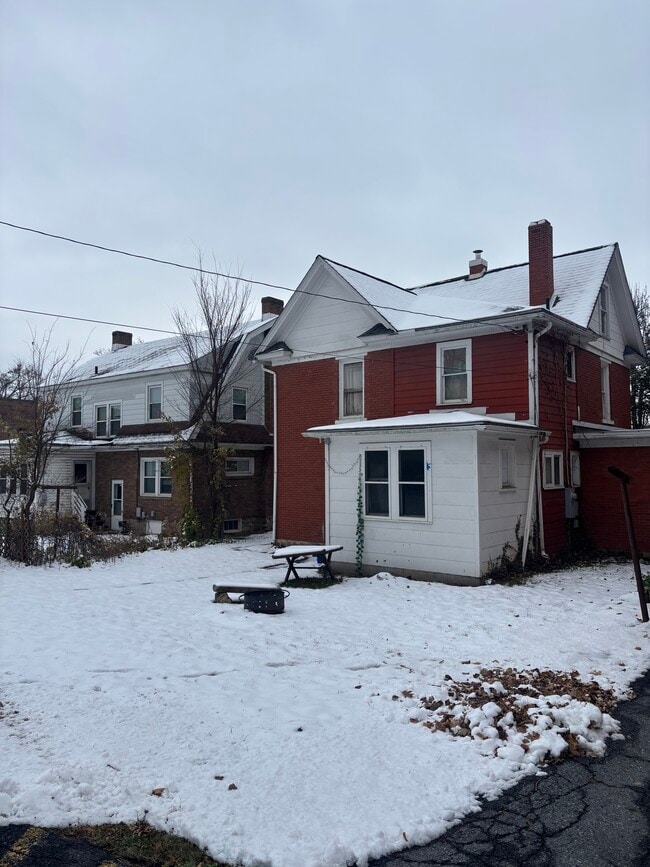 235 S Burrowes St in State College, PA - Building Photo - Building Photo